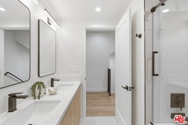 Building Photo - 3845 Don Tomaso Dr