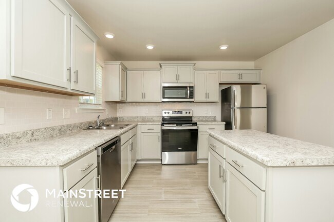 Building Photo - 111 Naples Rd