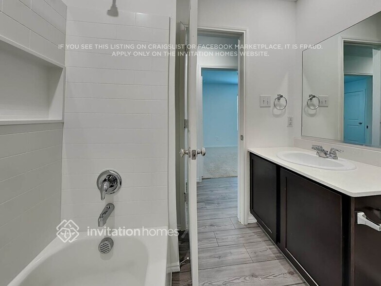 Building Photo - 3214 Crestone Dr