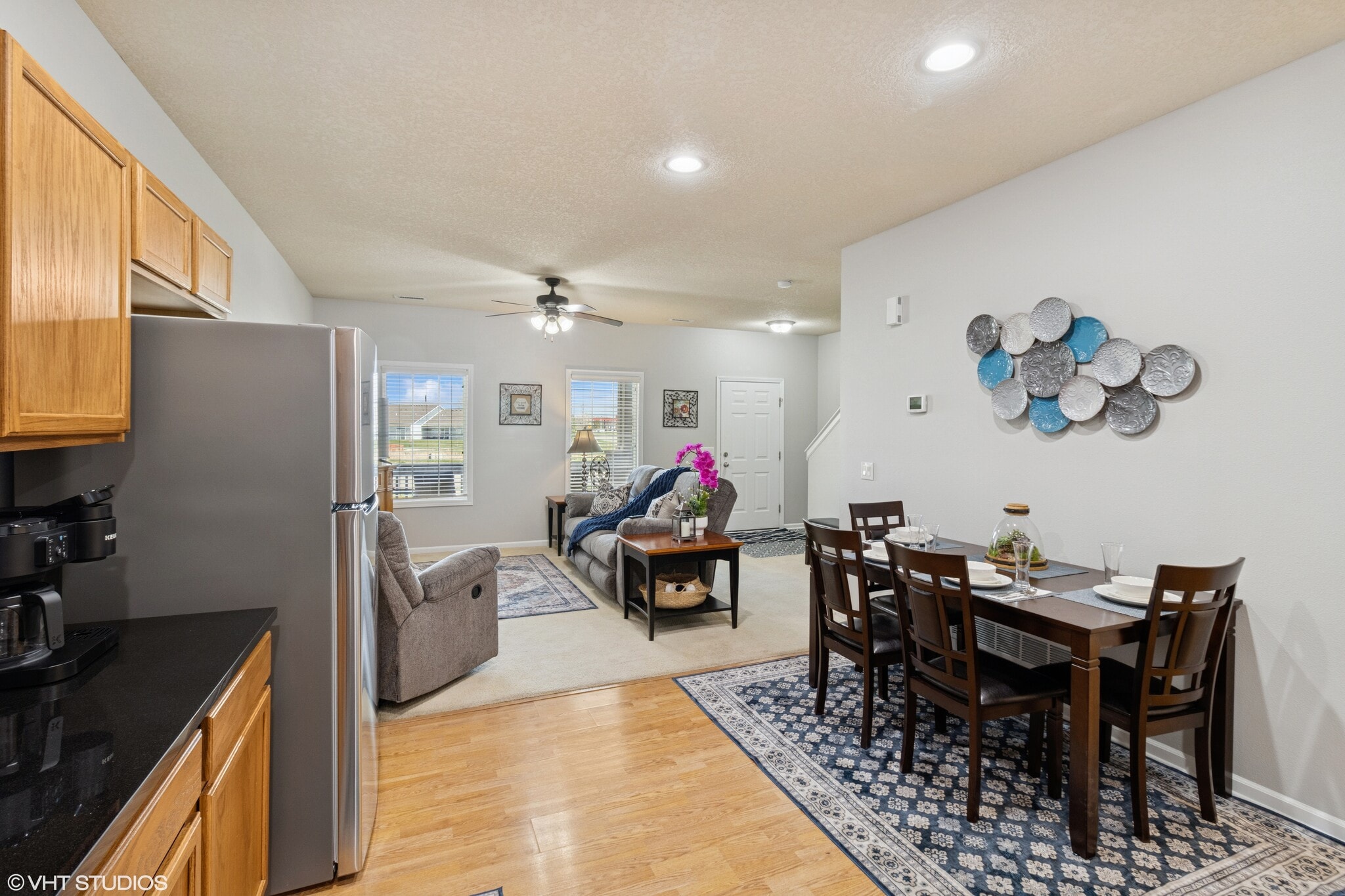 Building Photo - 284 SE Booth Ave