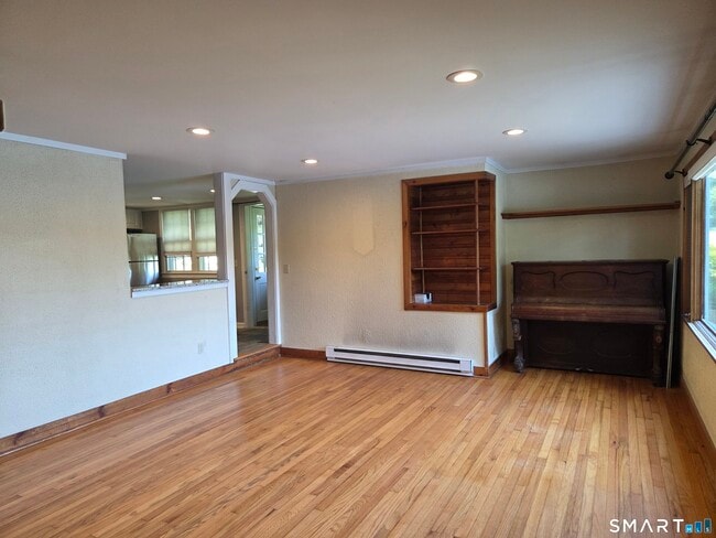 Building Photo - 50 Beach Dr