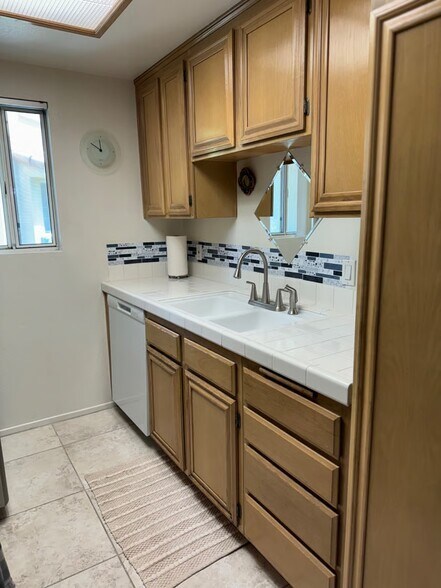 Building Photo - 74800 Sheryl Ave