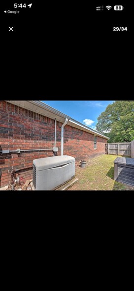 Building Photo - 2046 Pine Woods Rd