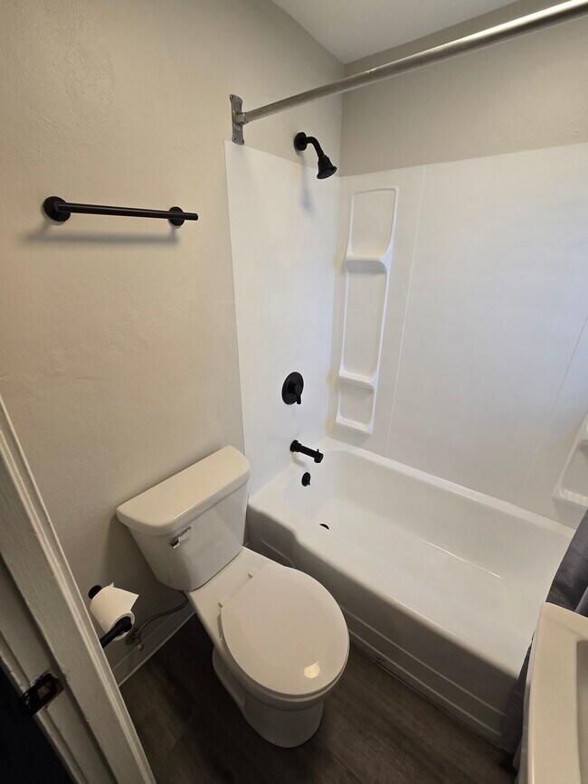 Building Photo - 508 S Main St