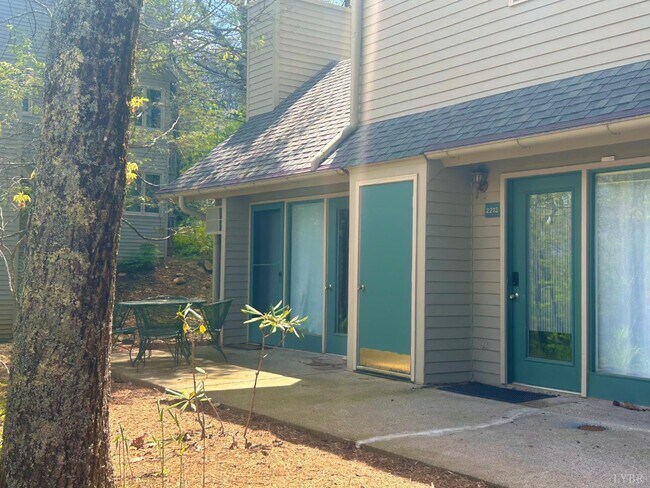 Building Photo - 2213 Tanners Ridge