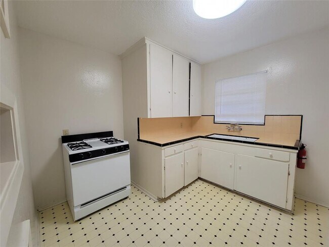 Building Photo - 1314 Heights Blvd