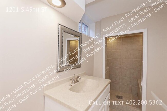 Building Photo - 1201 S 49th St