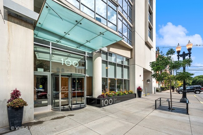 Building Photo - 100 E 14th St