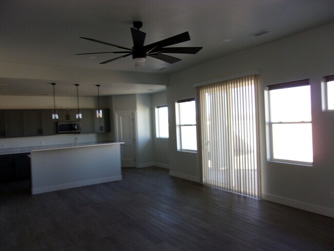 Building Photo - 695 Anela Ln