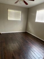 Building Photo - 137 Lullwood Dr