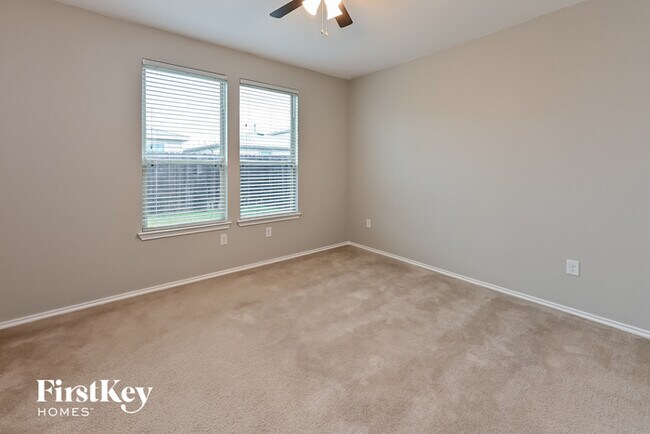 Building Photo - 14711 Myrtle Point Dr