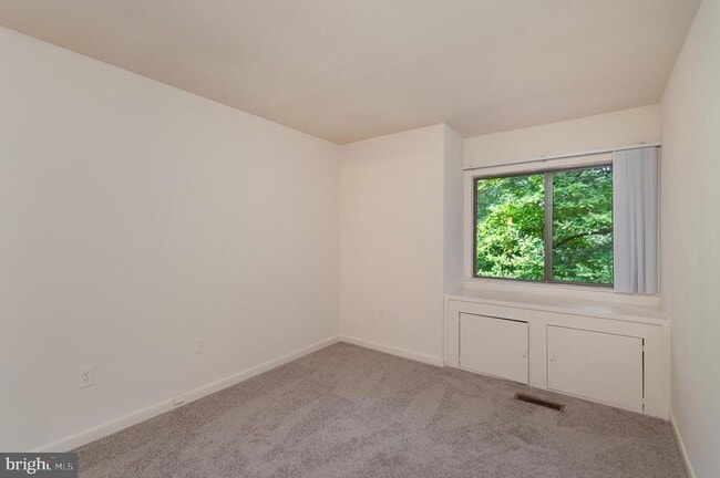 Building Photo - 1764 Wainwright Dr