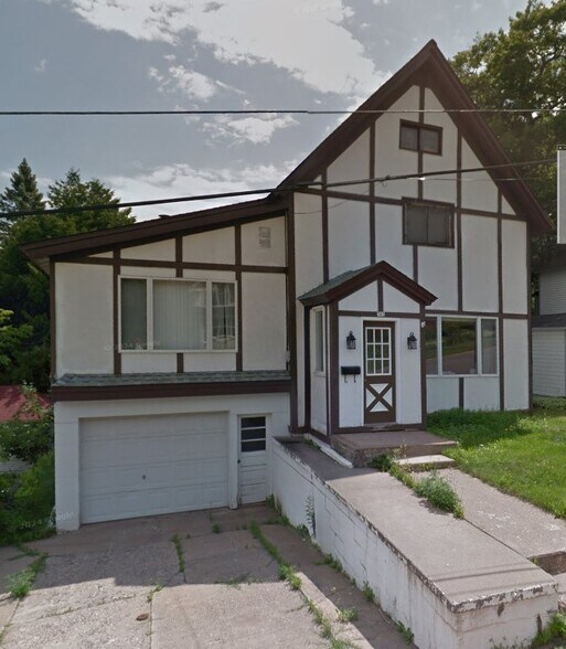 Building Photo - 303 Garnet St