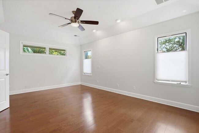 Building Photo - Enjoy Lowcountry living in this beautifully updated 3-Bed, 2-Bath home in Moss Creek!
