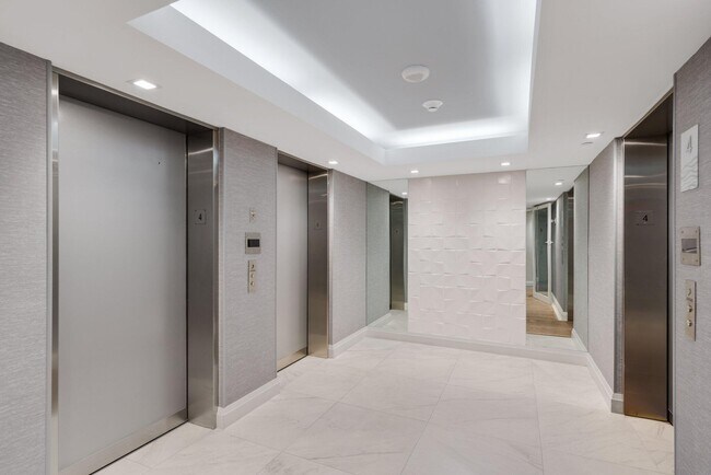 Building Photo - 3420 S Ocean Blvd