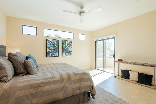 Building Photo - PRIVATE POOL - 2 BEDROOMS PLUS DEN