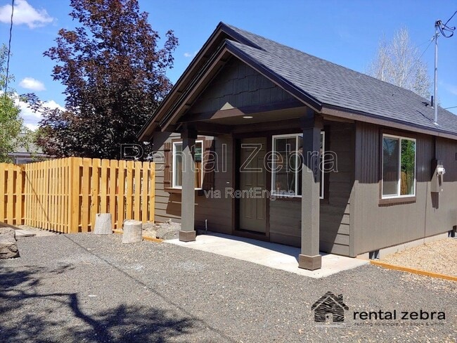 Building Photo - 1424 NW 9th St