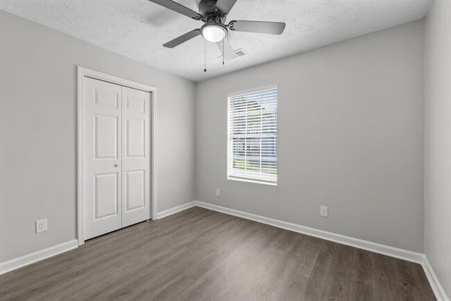Building Photo - 425 Orchard Dr