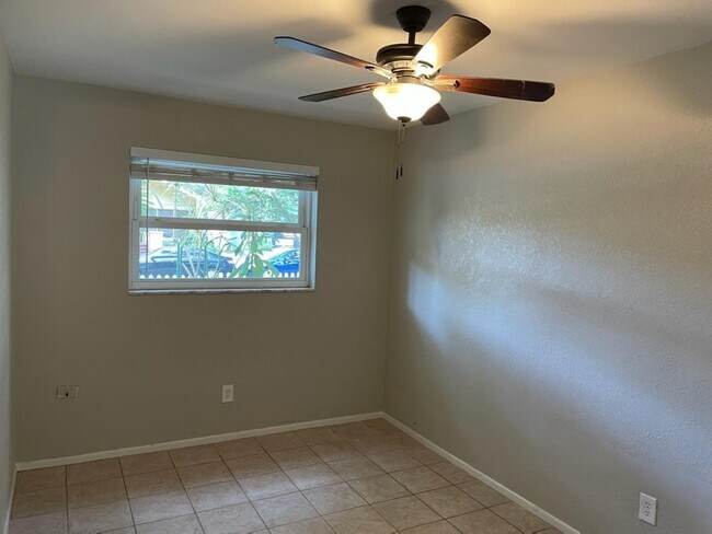 Bedroom - 323 13th Ave NE