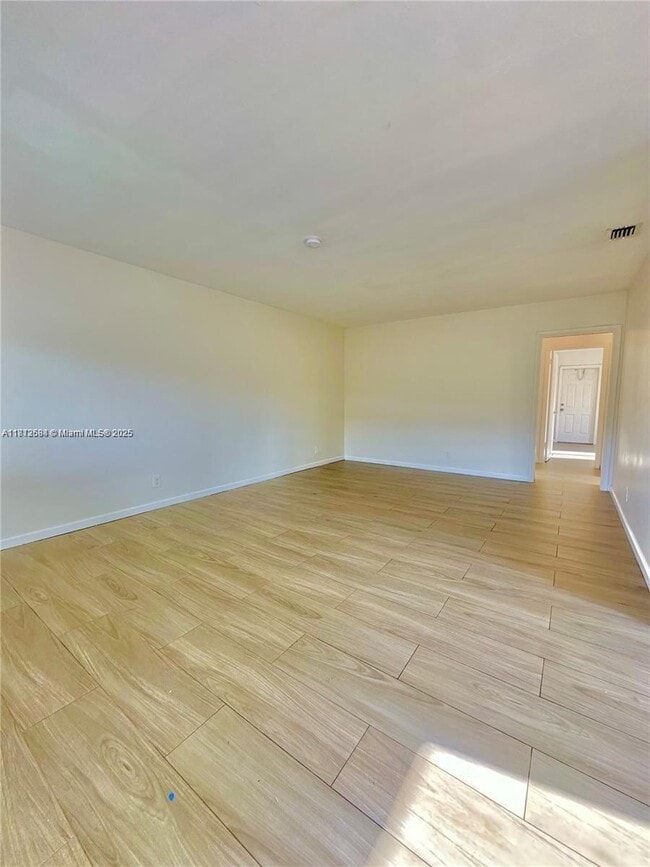 Building Photo - 1821 N 17th Ct