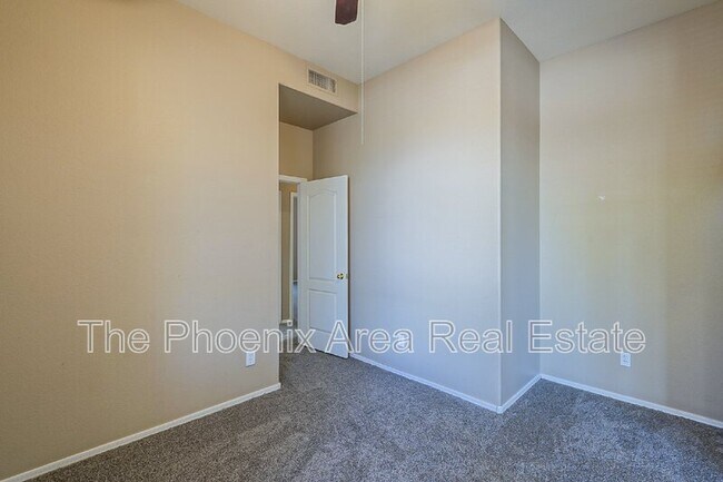 Building Photo - 7237 E Gallego Ln