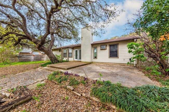 Building Photo - 57 Woodcreek Dr