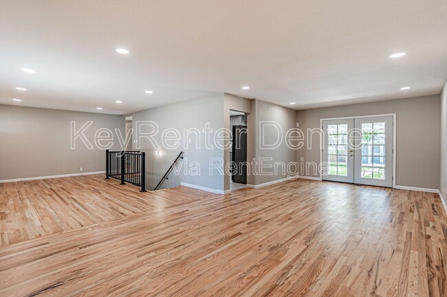 Building Photo - 3730 W Saratoga Ave