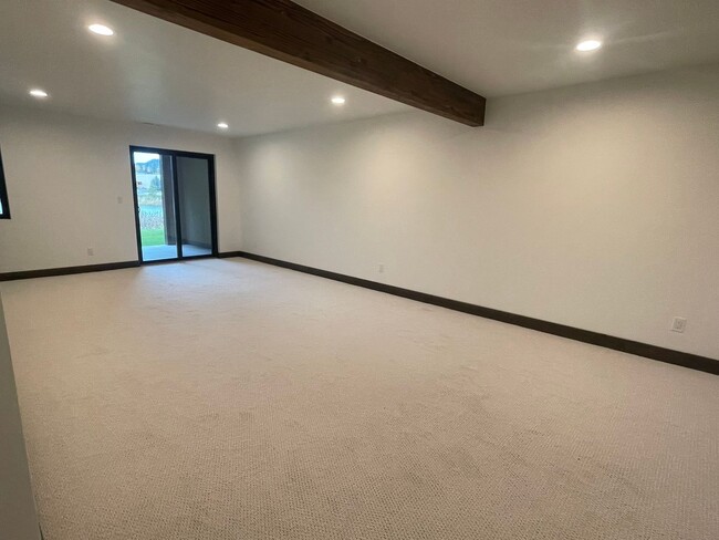 Building Photo - Whitefish Landing Town House