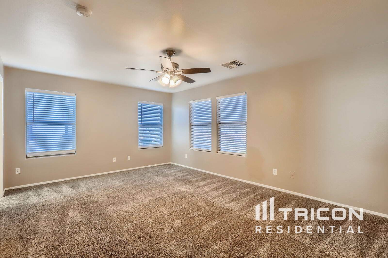 Building Photo - 26011 N Sandstone Way