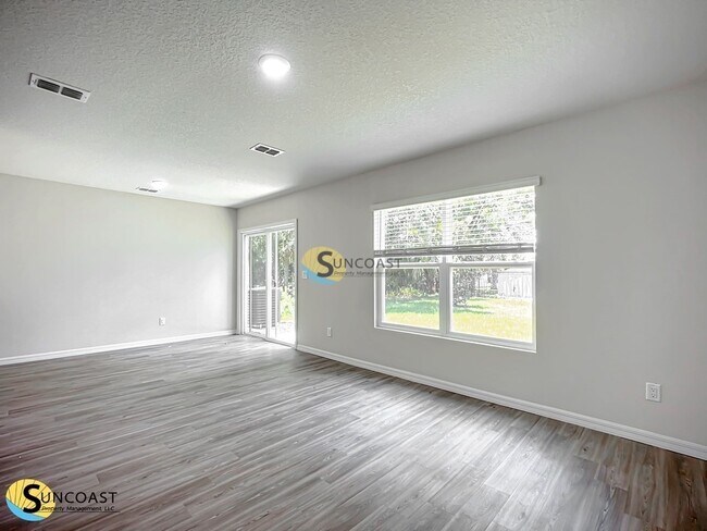 Building Photo - 13 Plumtree Pl