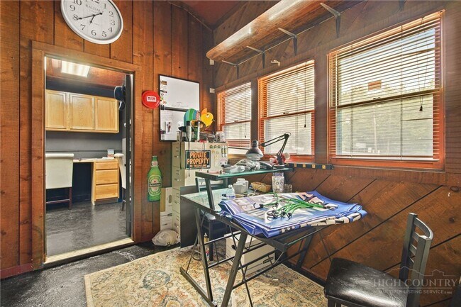 Building Photo - 1003 Beech Mountain Pkwy