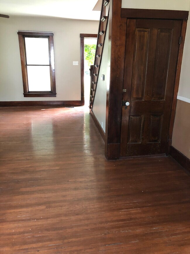 Facing front door from inside - 1425 5th Ave