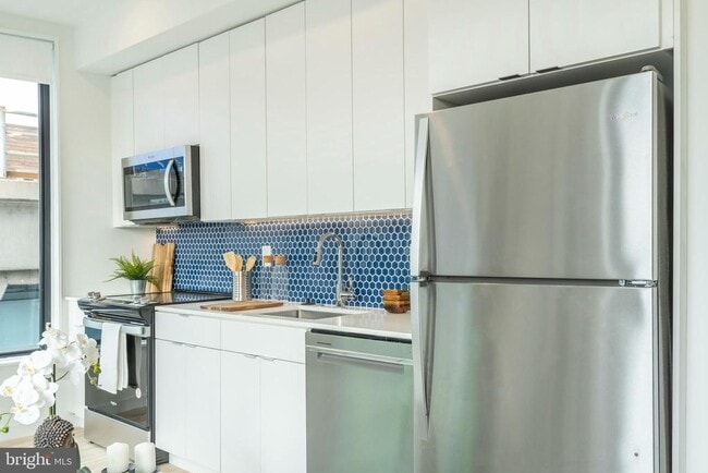 Building Photo - 1131-39 N Front St