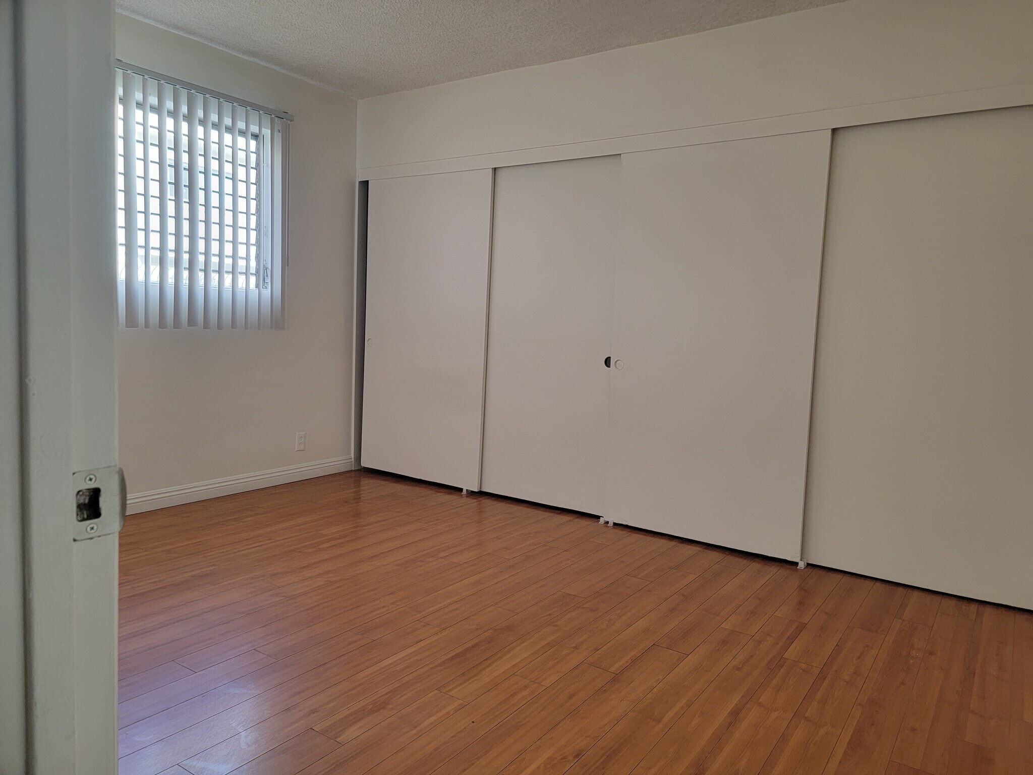 Building Photo - 827 S St Andrews Pl