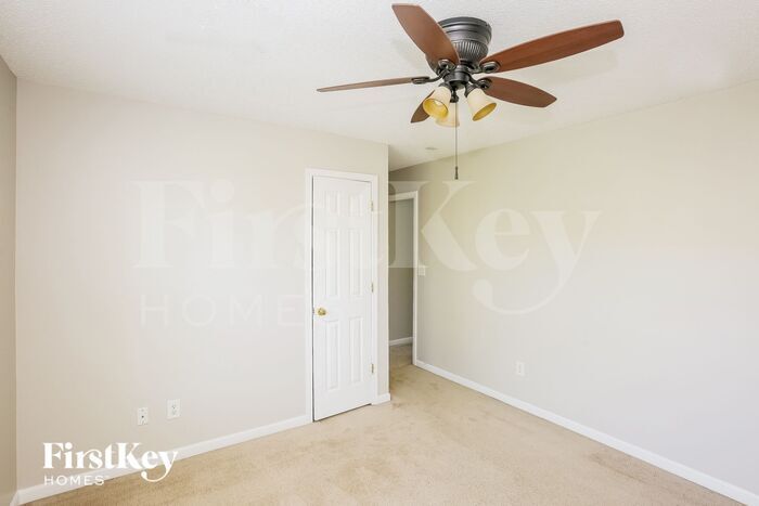 Building Photo - 7006 Tanners Creek Dr