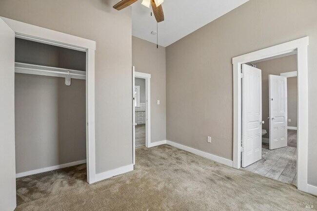 Building Photo - 517 Branciforte St