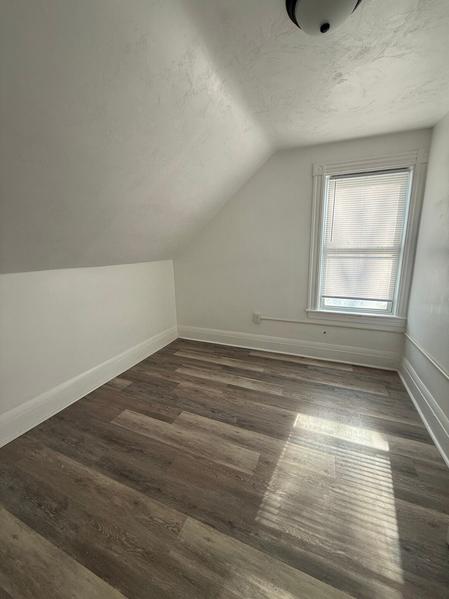 Room 3 - 236 Mason St