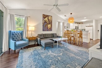 Building Photo - 598 Blue Stem Dr