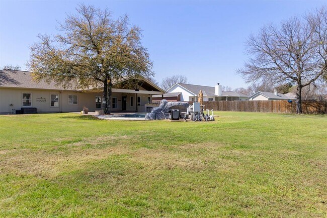 Building Photo - 219 Spotted Fawn Dr