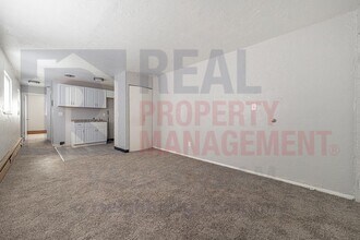 Building Photo - 3520 W 105th,