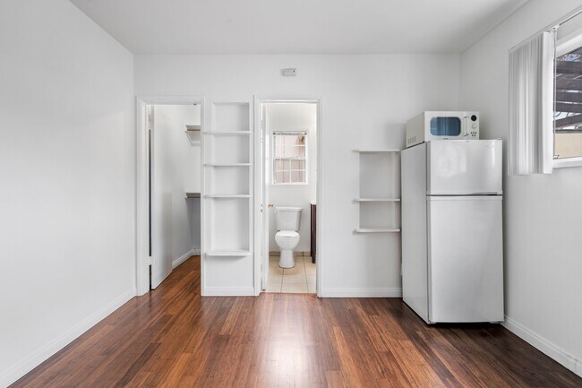 Building Photo - 1724 Abbot Kinney Blvd