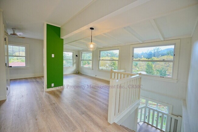 Building Photo - 61 Hickory Rd