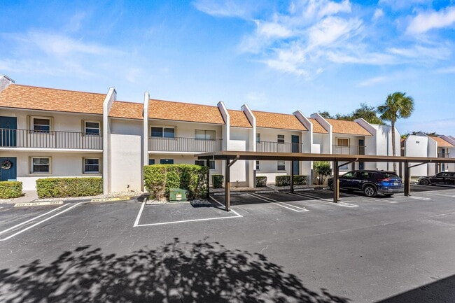 Building Photo - 2905 SW 22nd Ave