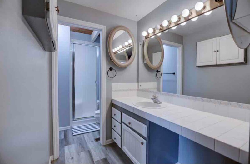 Building Photo - 6305 E 15th Ave