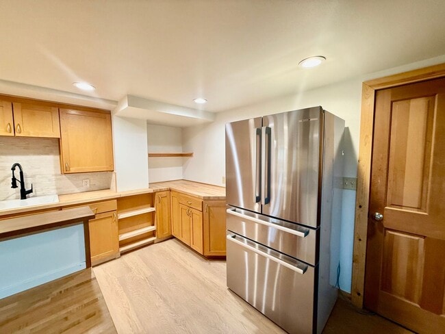 Building Photo - Brand New 1 bed, 1 bath with Den In Lynnwood $2350/mo.