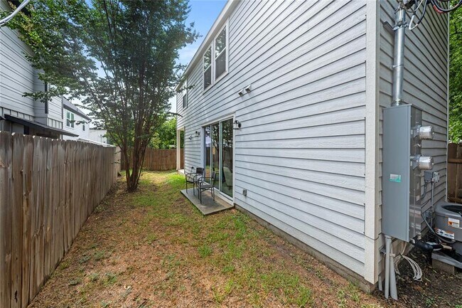 Building Photo - 408 W 55th St