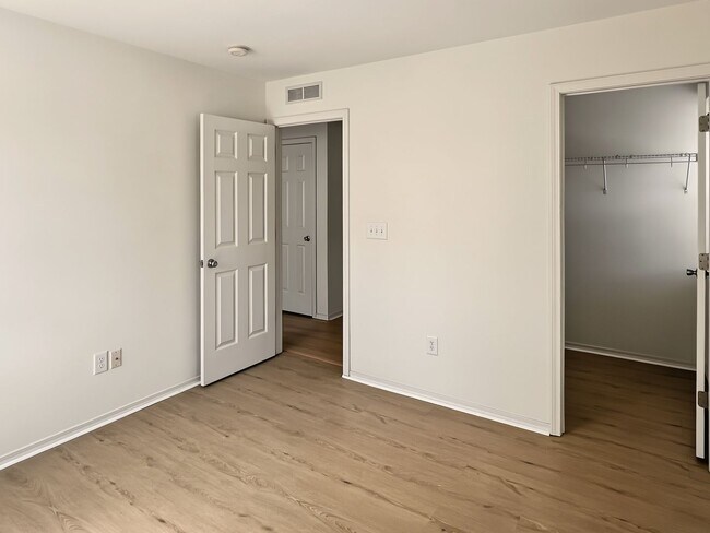 Building Photo - 5417 Black Maple Dr