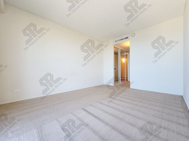 Building Photo - 2BR / 2Bath / 1Pkg - Harbor Square - Utili...