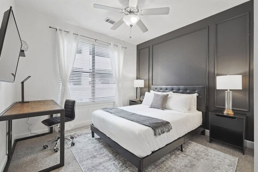 Building Photo - 5445 Town and Country Blvd