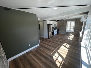 Building Photo - 208 S Jackson St